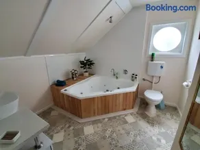 Historic Apartment - Image 2