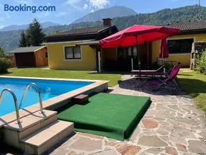 Casa de Férias \"Haus Linsendorf\" com acesso privado ao lago, piscina e Wi-Fi - Image 1