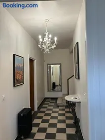 Spacious house in the center of Quillan - Image 2