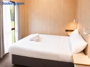Shady Acres Caravan Park - Image 3