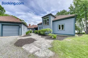 Delightful oceanfront home with amazing views, wrap-around deck & two fireplaces - Image 2