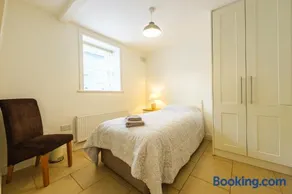 33A Steepleview - Image 4