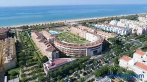 Apartamentos Las Americas - Image 1