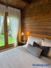Jacaranda Cottage 5 min by Train or 7 min drive to Parramatta City - Image 2