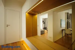 Design Apartment in Park - Image 1