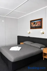Warrack Motel - Image 4