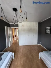 Room 2 - shared house - Image 1