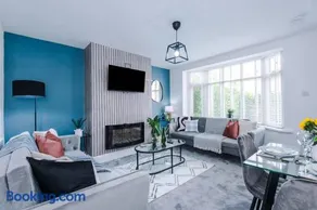 Comfortable & Spacious 3BR House near Coop Live Arena & Etihad Stadium with free Parking - New Management Since Jan '26 - Image 1