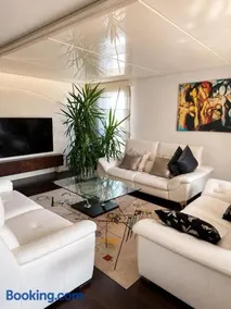 Parisian Sparkle Retreat, 50m from American Hospital - Image 4