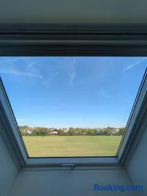 sonniges Dachgeschoss am münchner Stadtrand - Image 3