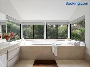 Jarrah Grove Forest Retreat - Adults Only Luxury Chalet - Image 1