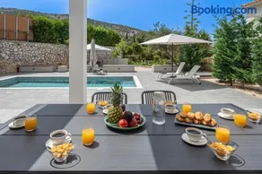 Legantes Luxury Apartments with shared pool - Image 1