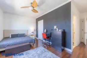 King Master and Plush Queen near NYC w kitchen, living room plus on-site gym - Image 4