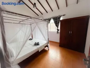 Pearl Island Beach Hotel - Image 5