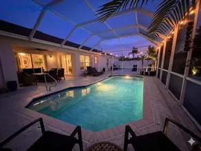 Coconut Courtyard, Tiki Hot Tub, Private Pool & Courtyard Retreat - Image 3