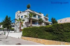 "Zlatna Palma"Luxury Seaview Penthouse & Jacuzzi, 300m to beach - Image 2