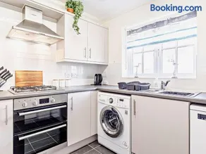 3 Bed in Cromer oc-81481 - Image 5