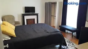 Maison Briand - Grande chambre chez l'habitant - Melun Centre - Wifi, Netflix, Smart TV, Lit à mousse mémoire de forme - Image 2