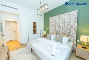 Azure Escape !Joyful 1 Bed Apartment close to the Sea! - Image 2