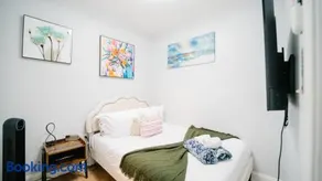 Stylish 5BR DC Retreat Backyard Free Parking - Image 2