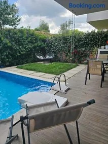 Stylish two bedroom house with private pool - Image 2