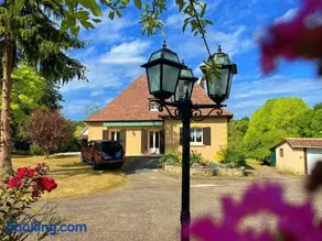 Luxury Escape Nature, Dordogne Vineyards Retreat - Image 1