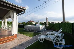 Green ArtHouse - Image 5