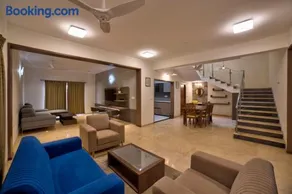 VRR Astoria Hotel & Convention Center - Image 2