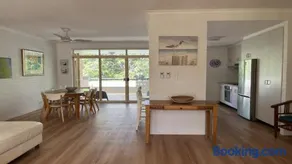 Annette's - Image 1