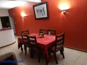 Flo Villa - Image 2