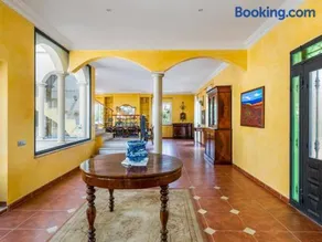 Architectural jewel between sea and mountains - Image 4