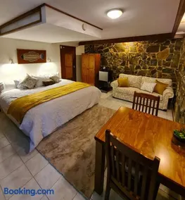 Bird Songs Getaway Accommodation - Image 1