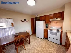 Sun-Filled Upper Gem - Near LECOM & Elmira College - Image 5
