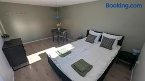 Stille og privat værelse med egen indgang og bad - Image 2