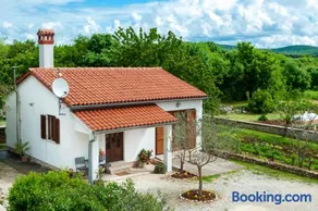House Ulika - Image 1