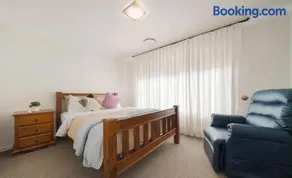 Spacious 5BR Home with Premium Comfort - Image 4