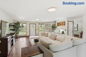 Private Pool Estate Sleeps 20 Guest House Creek - Image 3