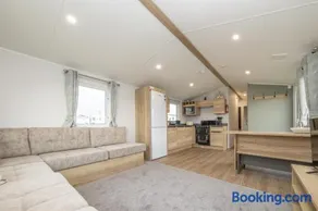 All in Haven - 3 Bed Brand New Caravan Valley Farm - Image 5