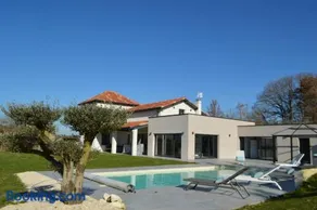 Villa au coeur du Gers avec vue sur les Pyrénées - Image 1