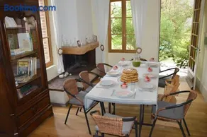 Ensemble au bord de la rivière, salle de jeu familiale, village médiéval , 2h de Paris - Image 1