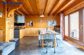 Merveilleux chalet entièrement équipé avec terrasse | Vue montagne - Image 2