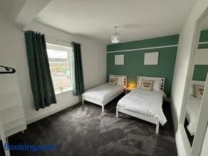 Duke's Retreat - 4 BR Sleeps 8 Ideal 4 Contractors - Image 2