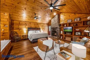 Smoke Rise is a remodeled modern cabin near it all - Image 1