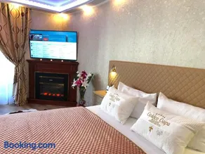 Golden GaPa Studio Apartment 20 - Image 3