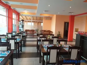 Hotel Seasons 2 - Image 2