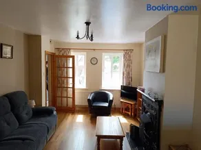 4 Bed Close to Beach and Village - Image 3