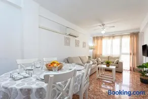 CITY CENTER AND NEXT TO THE BEACH 3 BEDROOMs - Image 5