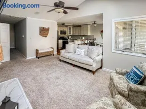 New! Kelleys Island Condo - Image 4