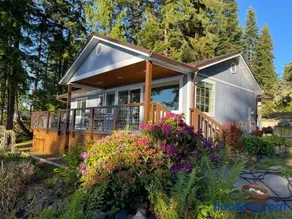Puget Sound Chic Romantic Cottage with Private Beach Access & Gated Entry - Image 2