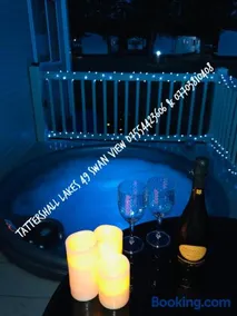 swan view retreats # hottub # egg chair # bbq & bikes included 8 berth - Image 1
